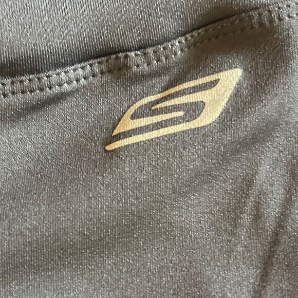 Sketchers athletic leggings.  Size medium capris. - Picture 8 of 10